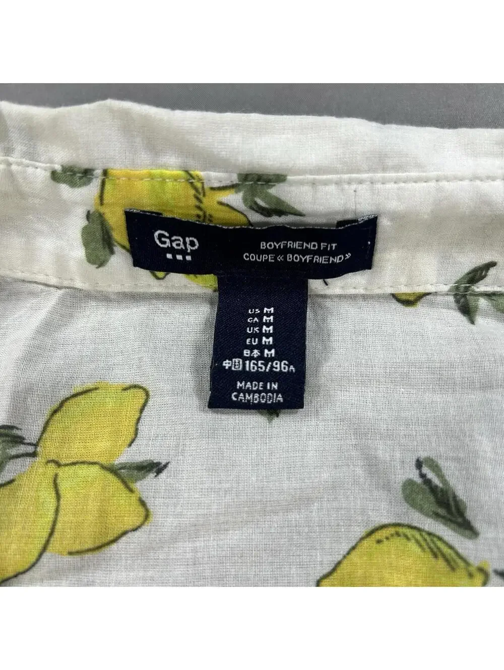 Gap Women's Boyfriend Fit Button Up White Lemon shirt blouse Size Medium - Picture 3 of 7